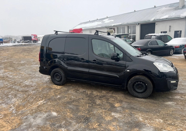 Citroen Berlingo cena 39999 przebieg: 111000, rok produkcji 2016 z Śrem małe 106